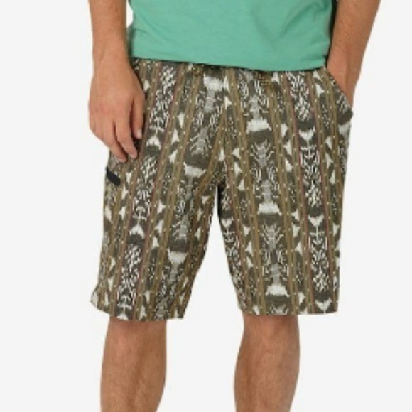 Burton Other - Burton Men's Green/Multicolor Moxie Kelp Guatikat Print Boardshorts Size 38